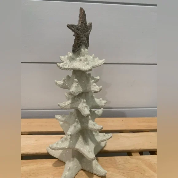 Coastal beach holiday decor- Star fish tree, holiday sign, and sea angel. - Picture 9 of 15